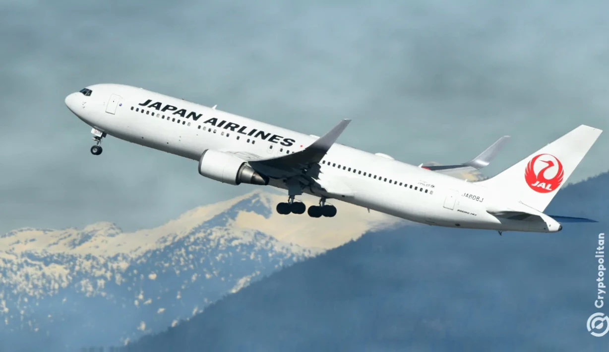 日本航空在羽田机场测试双足机器人进行行李和客舱清洁